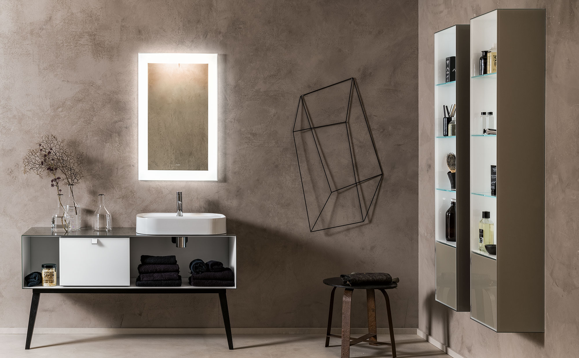 Artelinea Dama collection | furniture