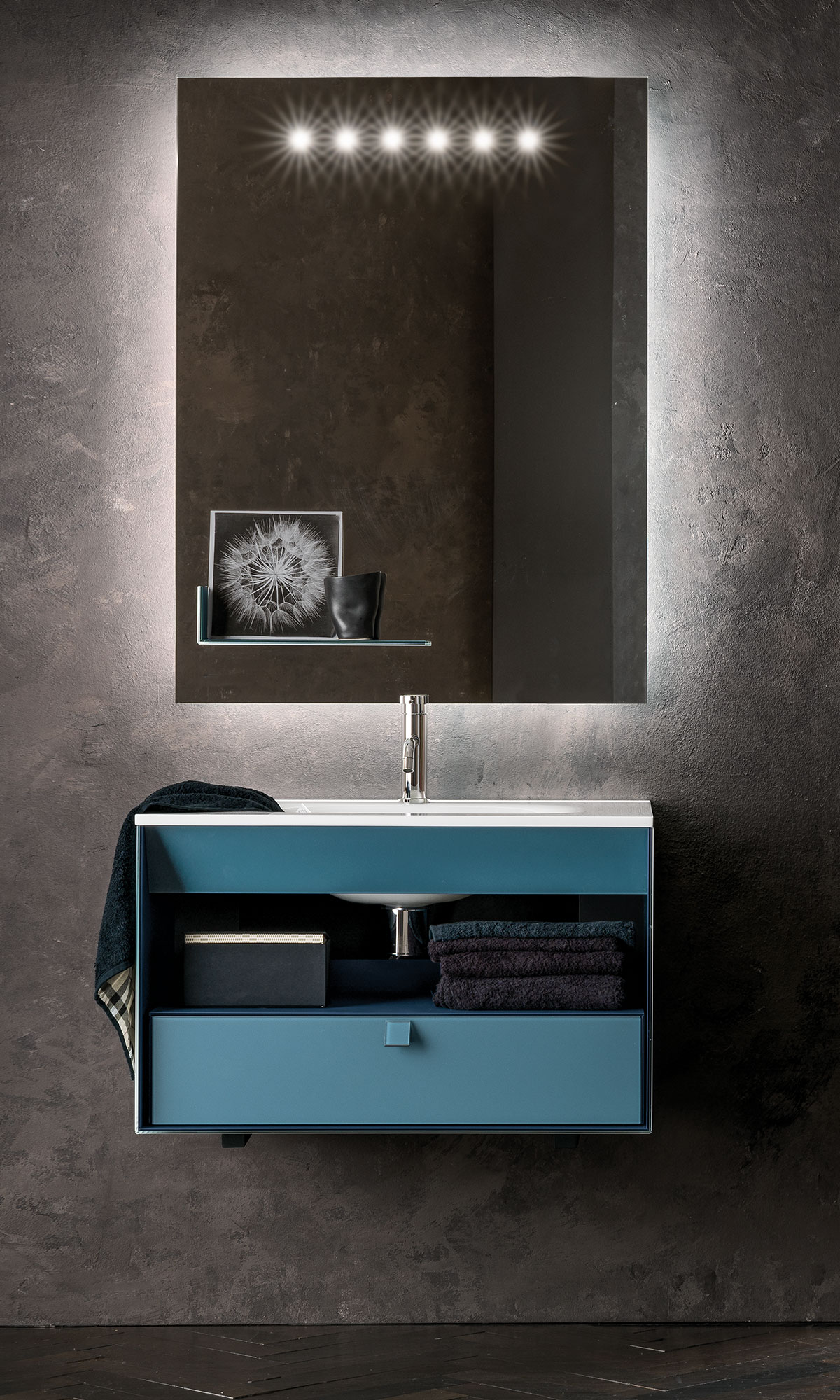 Miroir LED Femina: Lumineux, Pratique, Design.