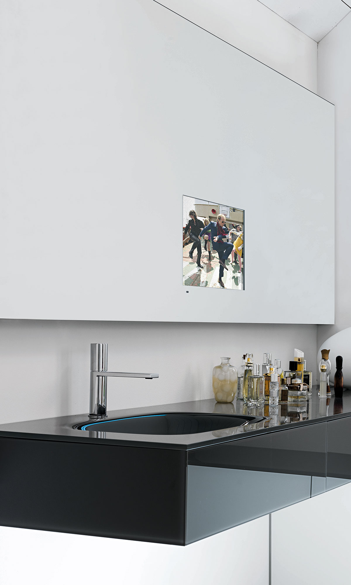 Artelinea TV Window collection | mirrors